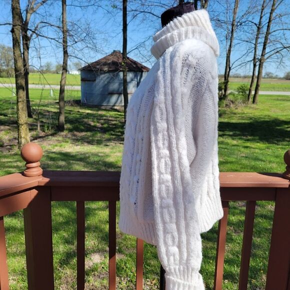 A New Day Ladies White Cable  Knit Pullover Oversized Turtleneck Sweater,  sz XL - Picture 4 of 13